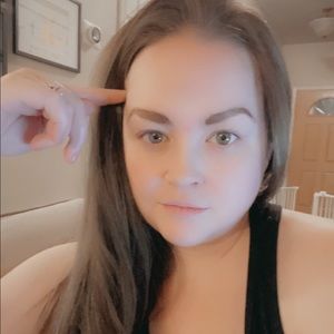 Meet your Posher, Caitlin